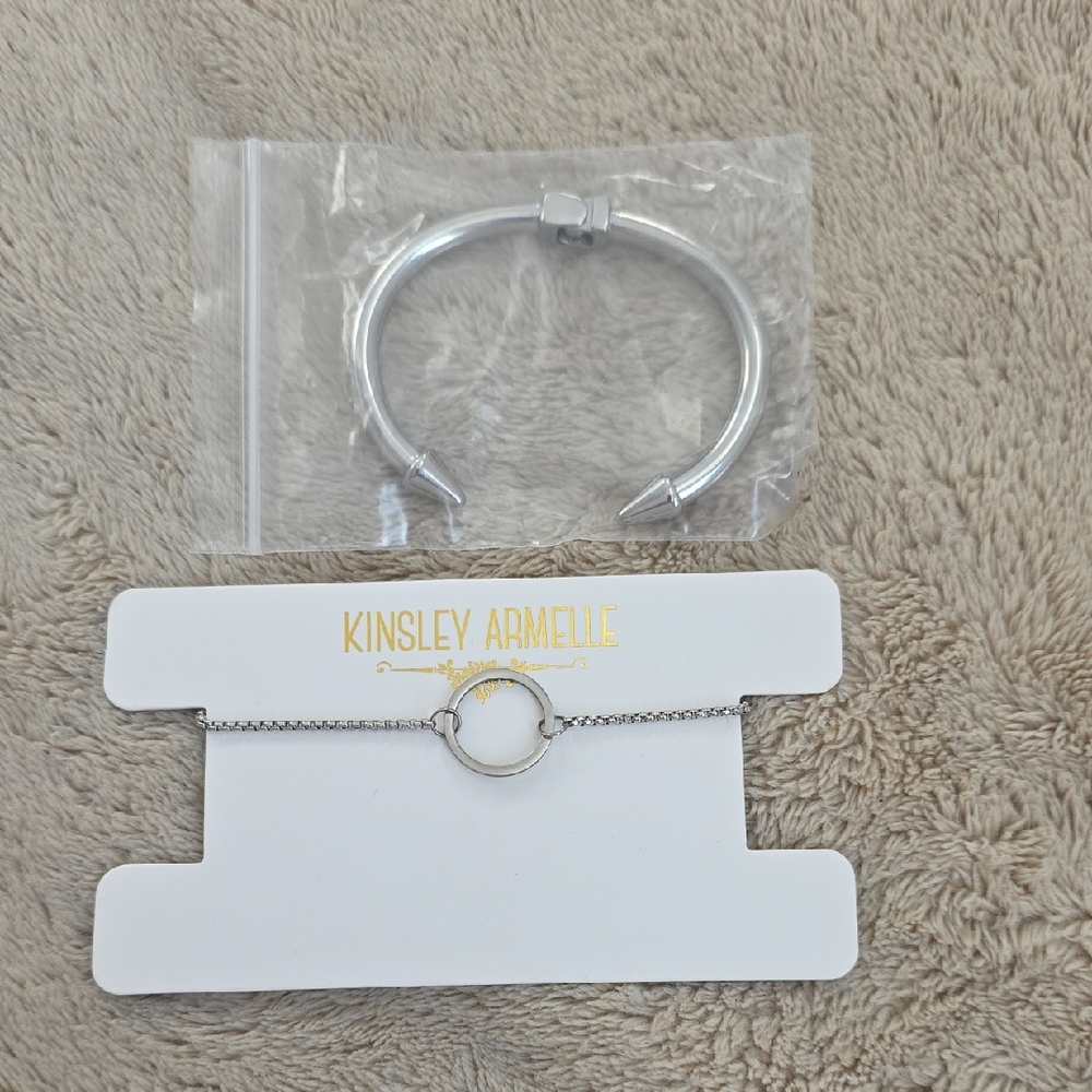 Kinsley Armelle Silver Circle Bracelet Set